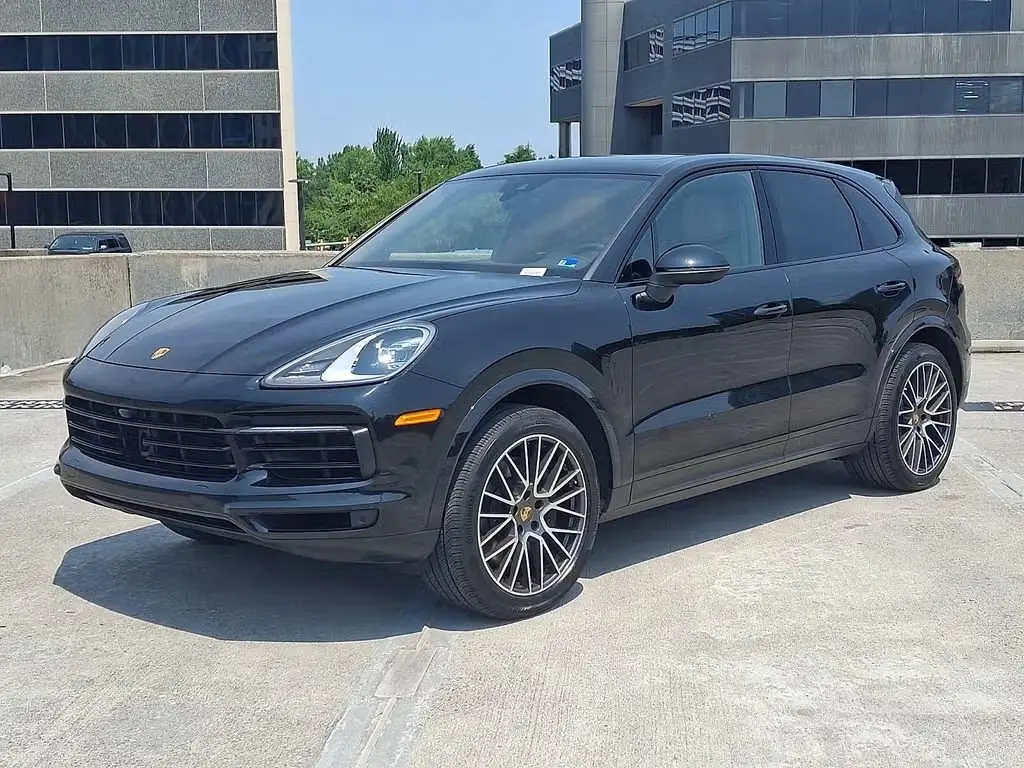 2023 Porsche Cayenne Platinum Edition photo 4