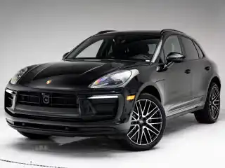 2026 Porsche Macan Base's photo