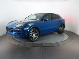 2025 Porsche Cayenne S's photo