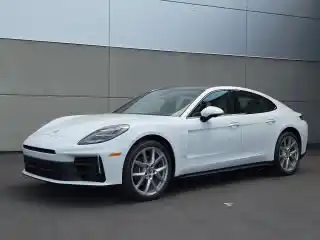 2025 Porsche Panamera 4's photo