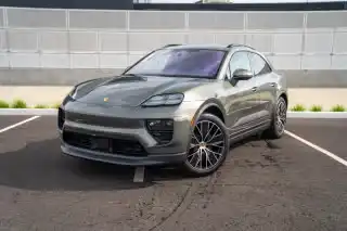 2026 Porsche Macan Macan 4 Electric's photo
