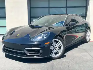 2023 Porsche Panamera 4's photo