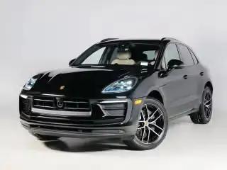 2026 Porsche Macan Base's photo