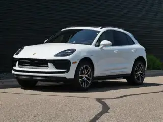2026 Porsche Macan T photo 1