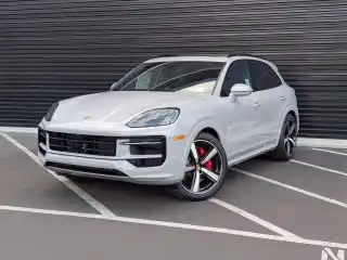 2025 Porsche Cayenne S's photo