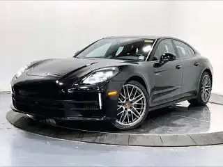 2025 Porsche Panamera 4 E-Hybrid's photo