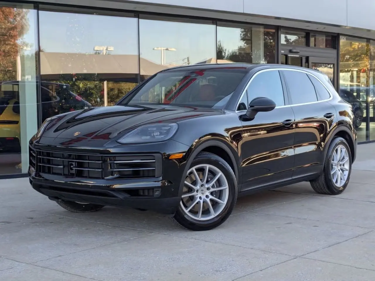 2026 Porsche Cayenne Base photo 4