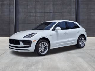 2026 Porsche Macan Base's photo
