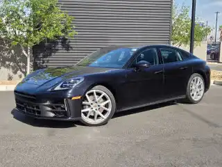2025 Porsche Panamera 4's photo