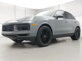 2026 Porsche Cayenne Base photo 5