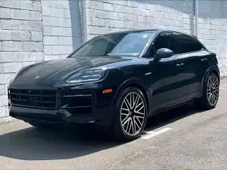 2024 Porsche Cayenne S E-Hybrid's photo