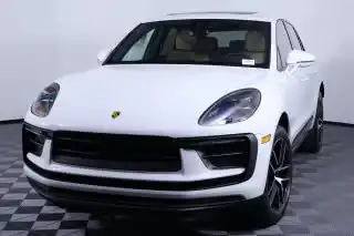2026 Porsche Macan Base's photo