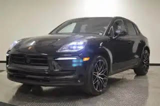 2025 Porsche Macan Base's photo