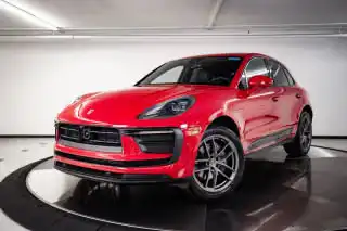 2026 Porsche Macan Base's photo
