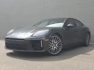 2025 Porsche Panamera 4's photo