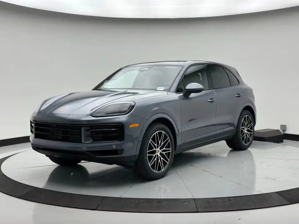 2026 Porsche Cayenne Base photo 3