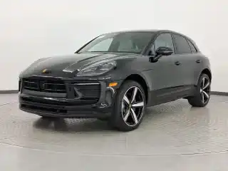 2026 Porsche Macan Base's photo