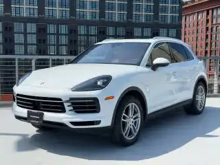 2023 Porsche Cayenne Platinum Edition's photo