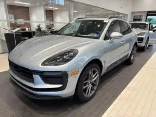 2025 Porsche Macan Base's photo