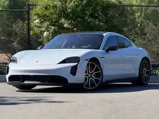 2022 Porsche Taycan Turbo S's photo