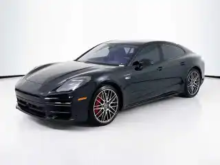 2025 Porsche Panamera Turbo E-Hybrid's photo