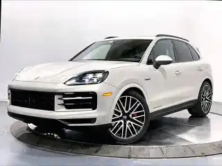 2025 Porsche Cayenne S E-Hybrid's photo