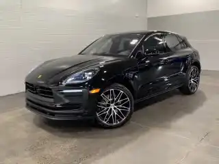 2026 Porsche Macan Base's photo
