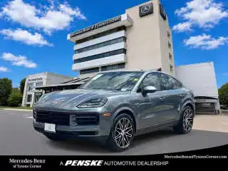 2026 Porsche Cayenne S E-Hybrid's photo