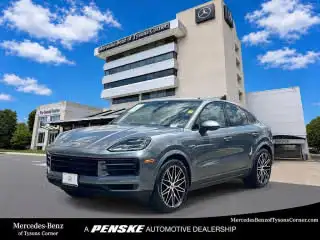 2026 Porsche Cayenne S E-Hybrid's photo