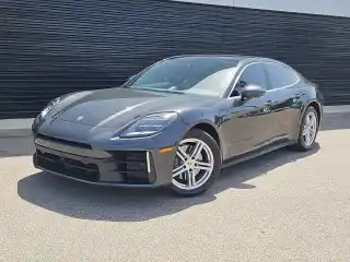 2024 Porsche Panamera 4's photo