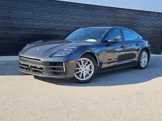 2026 Porsche Panamera 4 E-Hybrid's photo