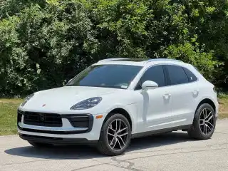 2024 Porsche Macan Base's photo
