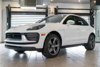 2026 Porsche Macan Base's photo
