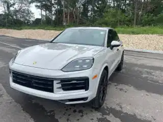 2024 Porsche Cayenne Base's photo