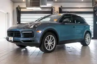 2019 Porsche Cayenne Base's photo