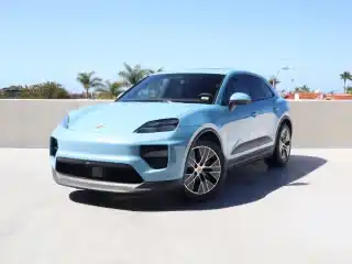 2026 Porsche Macan Macan Electric's photo