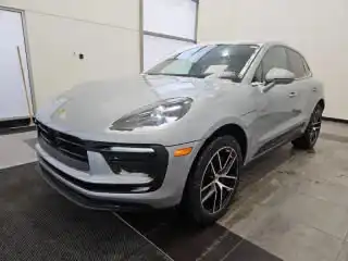 2025 Porsche Macan Base's photo