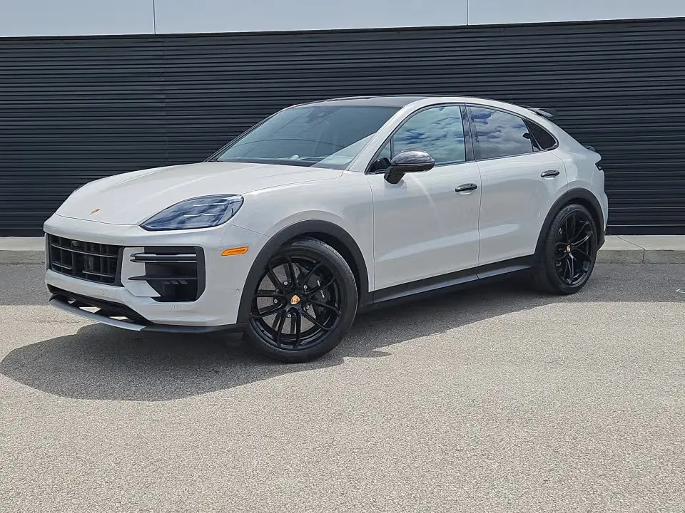 2025 Porsche Cayenne Turbo GT photo 3