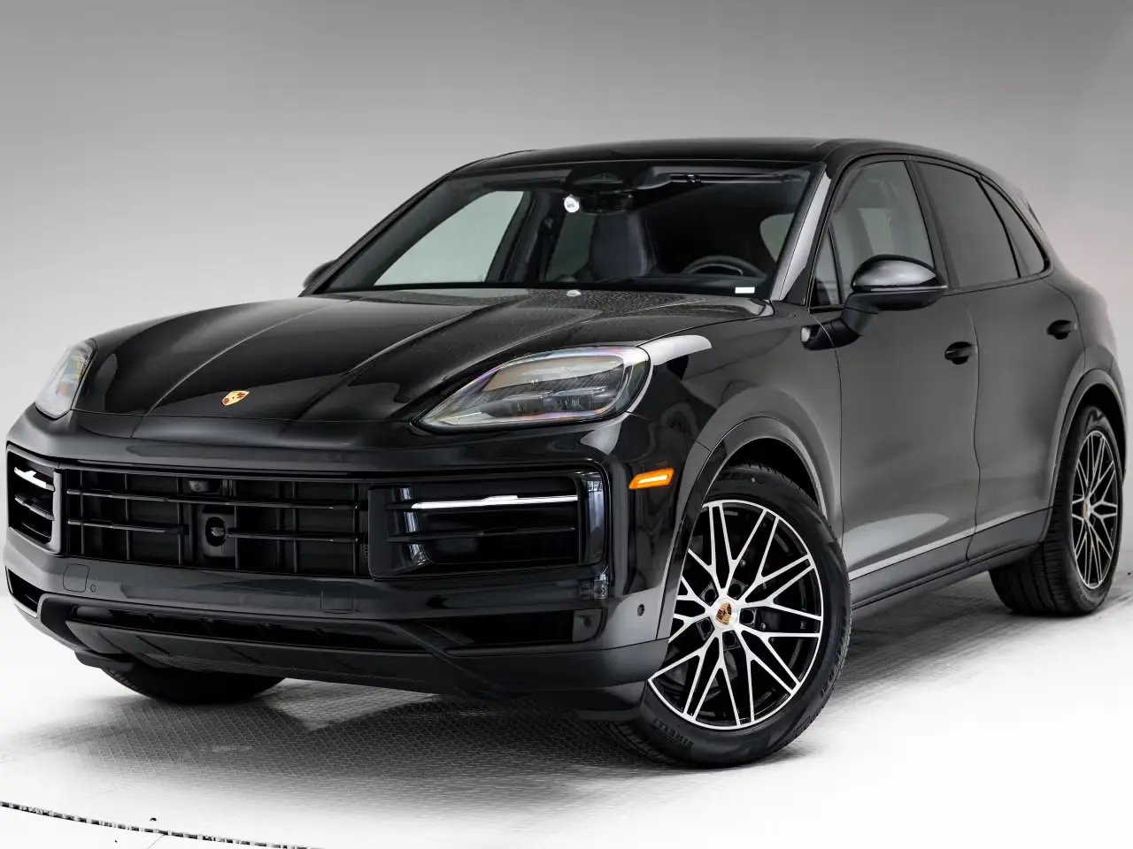2026 Porsche Cayenne Base photo 4