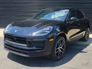 2026 Porsche Macan Base's photo