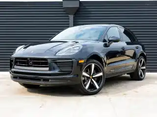 2026 Porsche Macan Base's photo