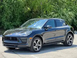 2025 Porsche Macan Base's photo