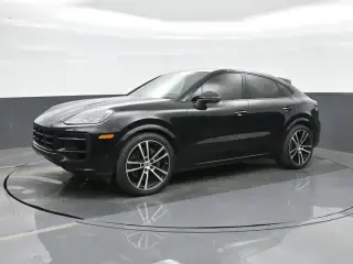 2024 Porsche Cayenne Base photo 5