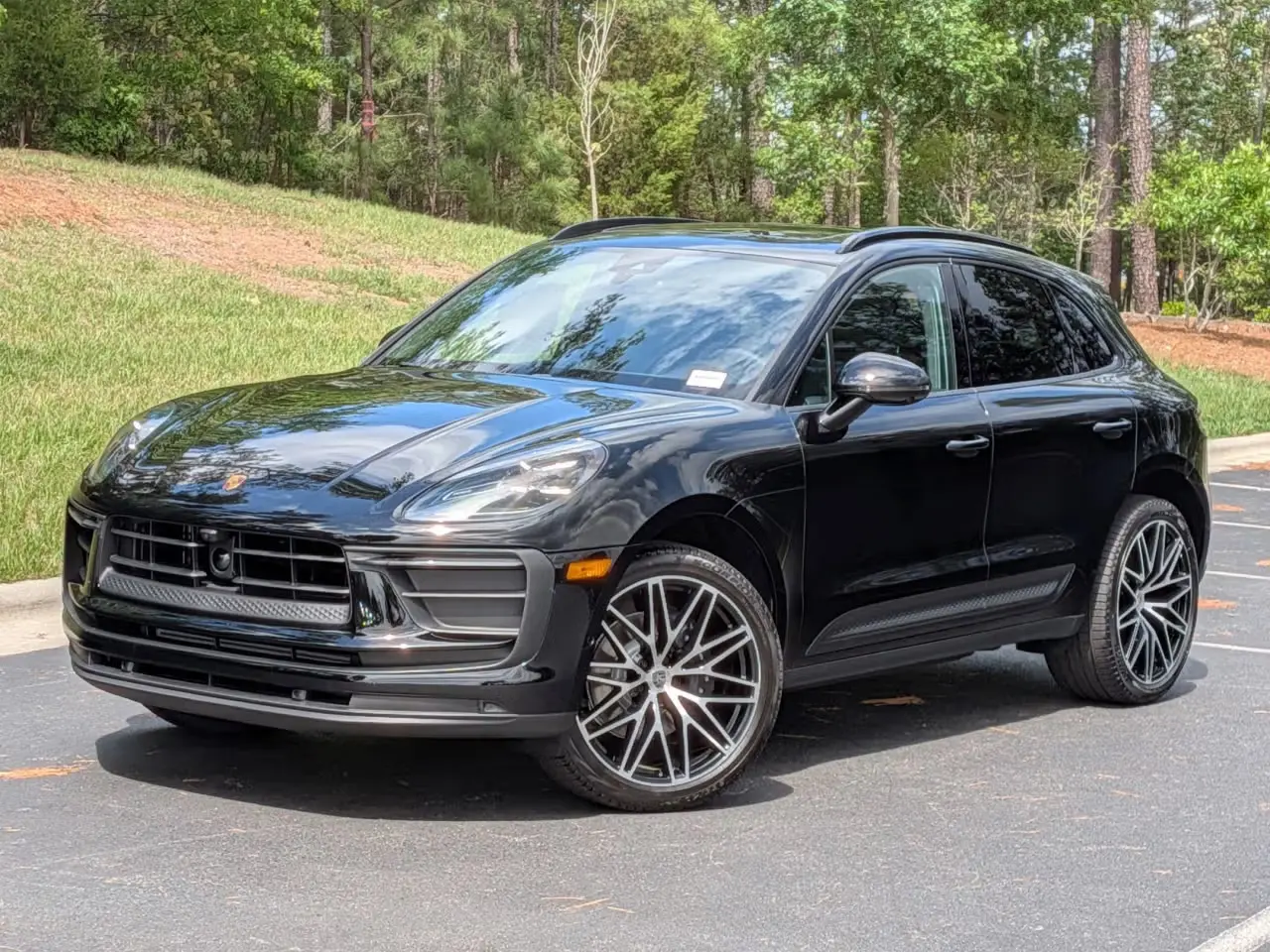 2026 Porsche Macan T photo 4
