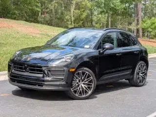 2026 Porsche Macan T photo 5