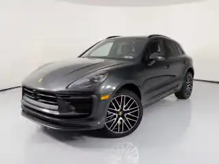 2026 Porsche Macan Base's photo