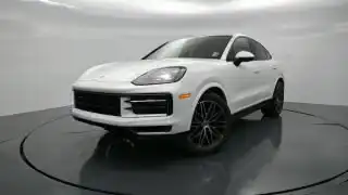 2024 Porsche Cayenne Base's photo