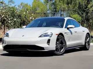 2025 Porsche Taycan Turbo's photo