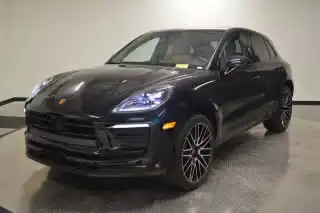 2025 Porsche Macan Base's photo
