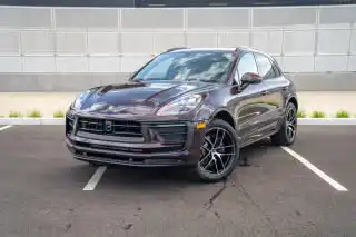 2026 Porsche Macan Base's photo